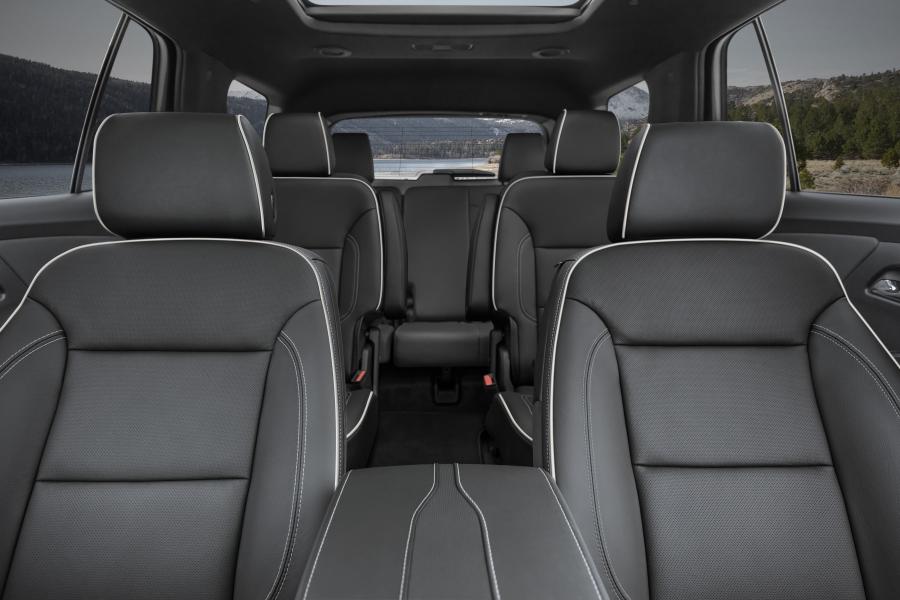 Интерьер Chevrolet Traverse Premier 2020 года  (фото 4 из 4)